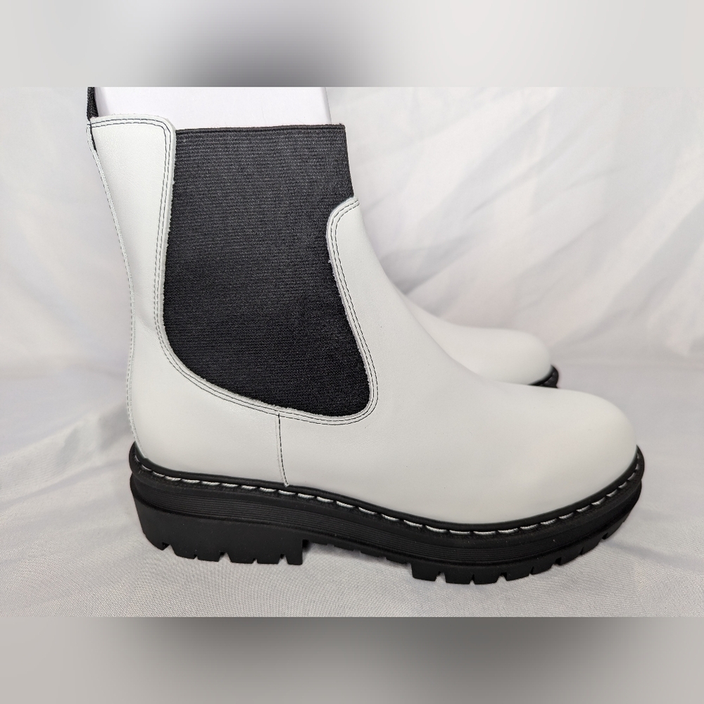 NWOB Marc Fisher LTD Patrick Womens Pull On Leather Booties Size 8.5